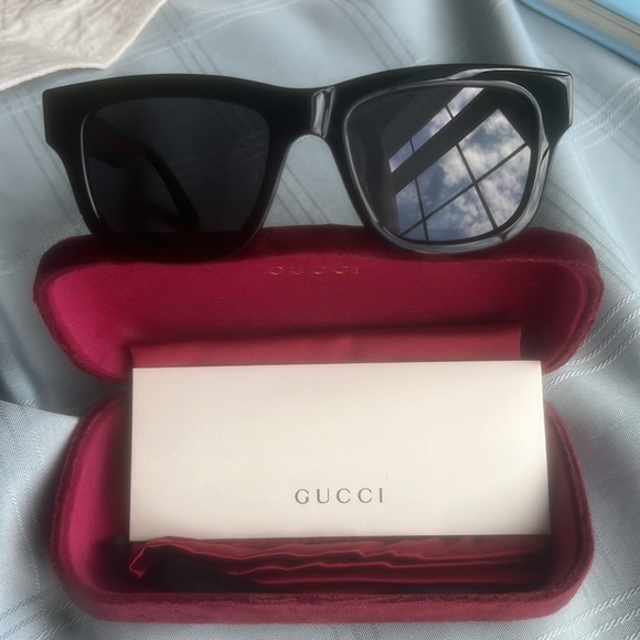 Gucci Accessories - Gucci sunglasses